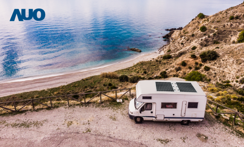 「可撓輕量化太陽光電板SunCurva」使用輕量特殊耐候型複合板取代傳統太陽能板的玻璃前板，不僅降低70%重量，每米平方僅3Kg；具有抗衝擊性能及通過電磁相容性測試，可應用於交通運輸工具，如露營車、遊艇等